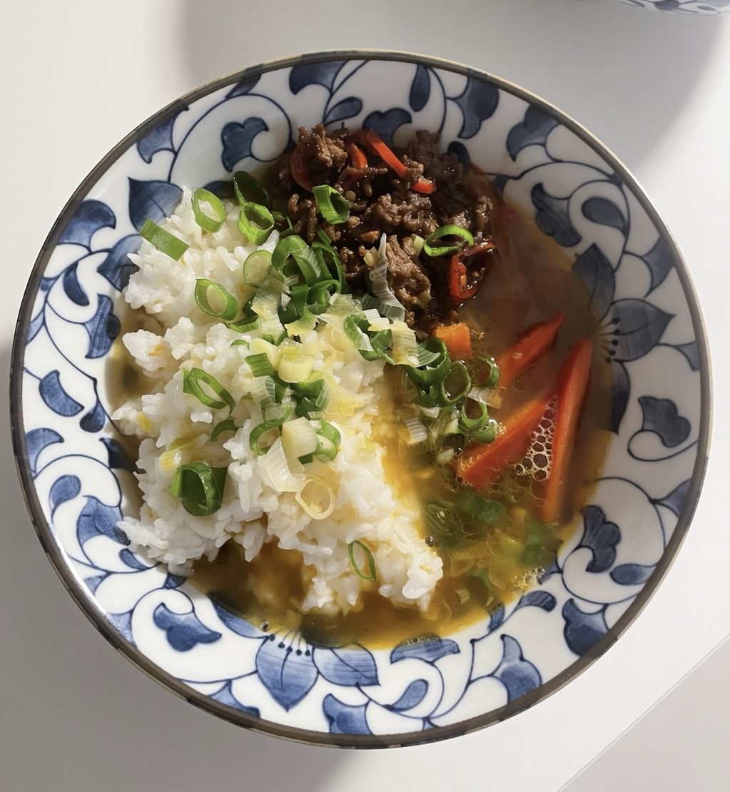 Sticky beef mince bowl